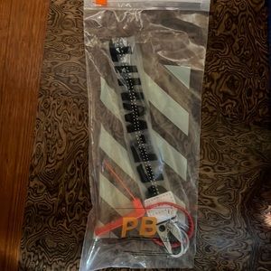giant off white keychain